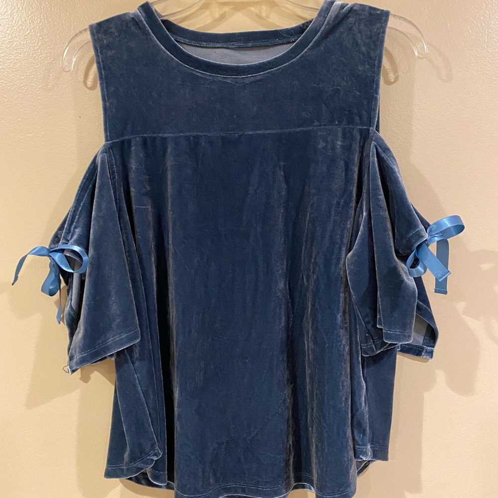 Elie T- sexy crop Velvet Top
